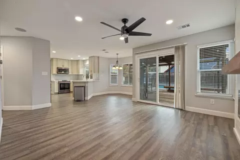Living - 1420 Harvest Ln, Tracy, CA 95376 photo 5 of 5