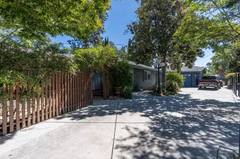 Exterior - 1305 River Rd, Modesto, CA 95351 photo 6 of 7
