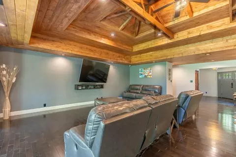 Living - 1305 River Rd, Modesto, CA 95351 photo 2 of 2