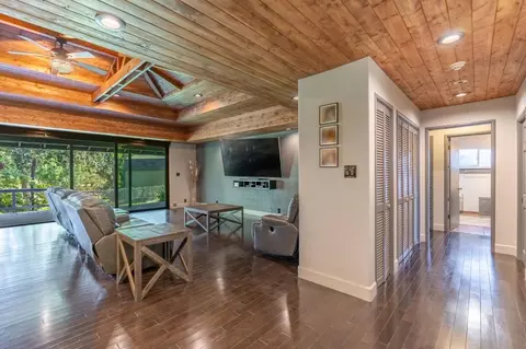 Entry Way - 1305 River Rd, Modesto, CA 95351 photo 2 of 2
