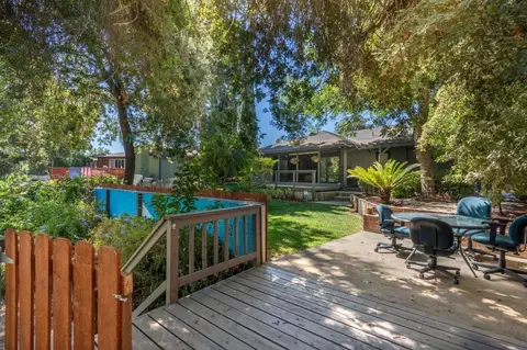 Exterior - 1305 River Rd, Modesto, CA 95351 photo 4 of 7