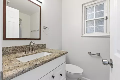 Bath - 1412 Silverado Dr, Modesto, CA 95356 photo 2 of 3