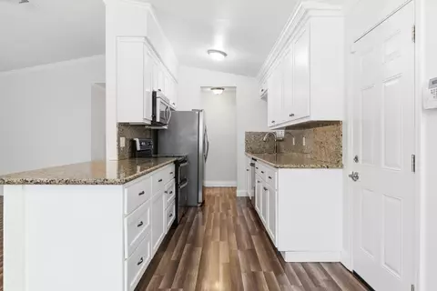 Entry Way - 1412 Silverado Dr, Modesto, CA 95356 photo 2 of 3