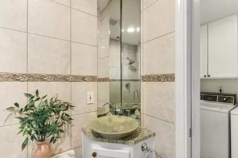 Bath - 1761 Park Place Dr, Carmichael, CA 95608 photo 2 of 8