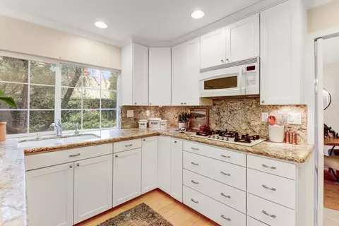 Kitchen - 1761 Park Place Dr, Carmichael, CA 95608 photo 2 of 5