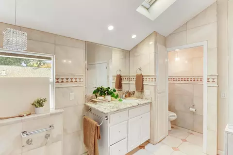 Bath - 1761 Park Place Dr, Carmichael, CA 95608 photo 7 of 8