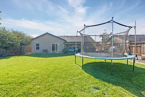 Exterior - 1725 Stonum Rd, Modesto, CA 95351 photo 8 of 9