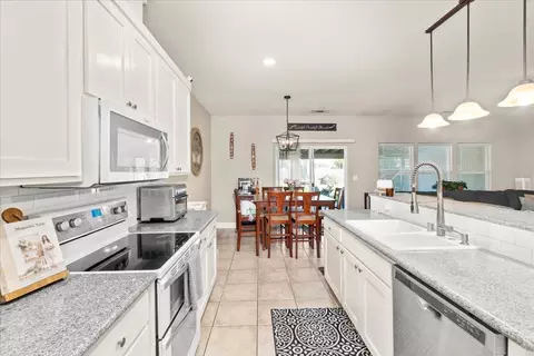 Kitchen - 1725 Stonum Rd, Modesto, CA 95351 photo 2 of 3