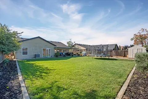 Exterior - 1725 Stonum Rd, Modesto, CA 95351 photo 9 of 9