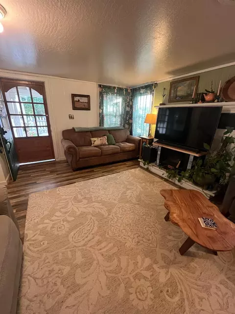 Living - 177 Higgins Ave, Gridley, CA 95948 photo 5 of 6