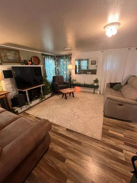 Living - 177 Higgins Ave, Gridley, CA 95948 photo 2 of 6