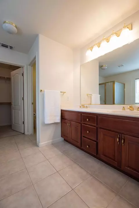 Bath - 4012 Tapestry Dr, Modesto, CA 95357 photo 2 of 4