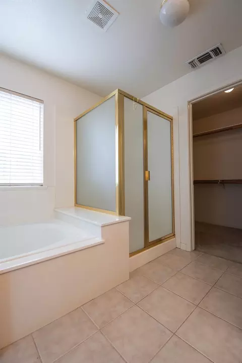 Bath - 4012 Tapestry Dr, Modesto, CA 95357 photo 3 of 4