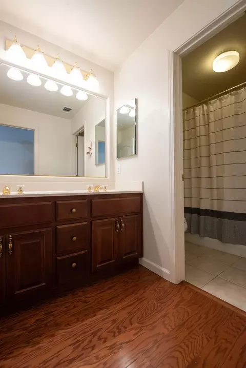 Bath - 4012 Tapestry Dr, Modesto, CA 95357 photo 4 of 4
