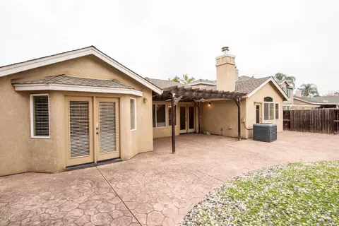 Exterior - 4012 Tapestry Dr, Modesto, CA 95357 photo 4 of 8