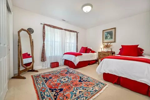 Bedroom - 20114 Tiger Tail Rd, Grass Valley, CA 95949 photo 3 of 5
