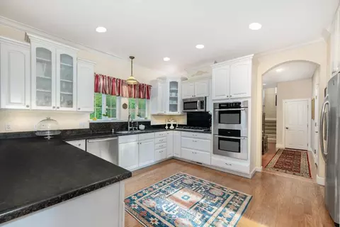 Kitchen - 20114 Tiger Tail Rd, Grass Valley, CA 95949 photo 2 of 5