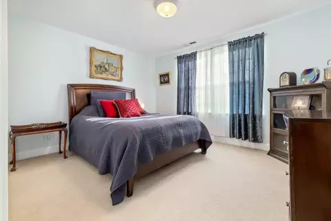 Bedroom - 20114 Tiger Tail Rd, Grass Valley, CA 95949 photo 4 of 5