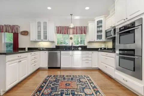 Kitchen - 20114 Tiger Tail Rd, Grass Valley, CA 95949 photo 3 of 5
