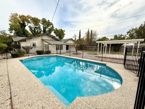 Exterior - 301 S 3rd St, Patterson, CA 95363 photo 8 of 9