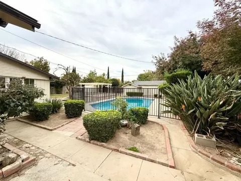 Exterior - 301 S 3rd St, Patterson, CA 95363 photo 7 of 9
