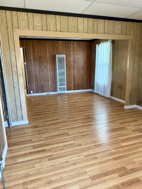 Living - 641 9th St, Richmond, CA 94801 photo 1 of 1