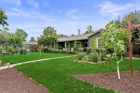 Exterior - 1014 Yale Ave, Modesto, CA 95350 photo 3 of 8