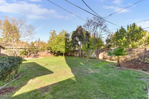 Exterior - 1302 Oak Ave, Davis, CA 95616 photo 12 of 13