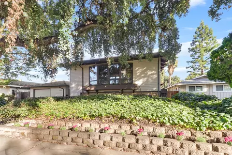 Exterior - 1302 Oak Ave, Davis, CA 95616 photo 2 of 13
