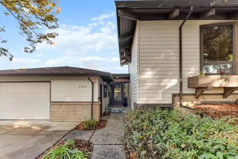 Exterior - 1302 Oak Ave, Davis, CA 95616 photo 5 of 13