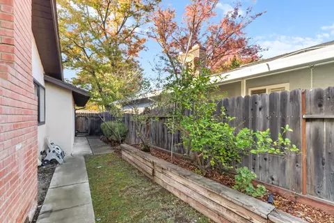 Exterior - 1302 Oak Ave, Davis, CA 95616 photo 13 of 13