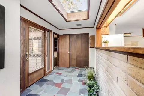 Entry Way - 1302 Oak Ave, Davis, CA 95616 photo 4 of 6