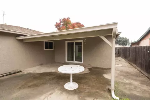 Exterior - 404 Trask Ln, Modesto, CA 95354 photo 4 of 6