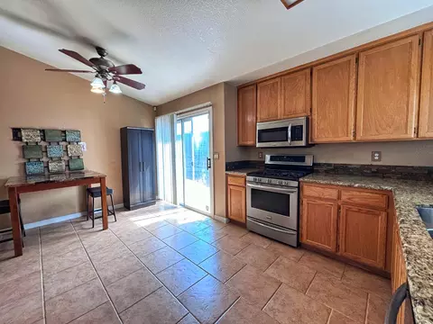 1528 Citrus Dr, Modesto, CA 95350 photo 9