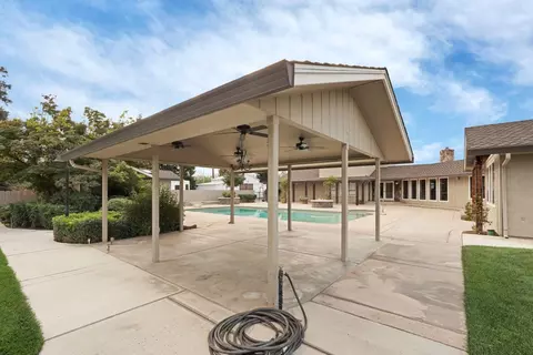 Exterior - 22022 S 99 Frontage Rd, Ripon, CA 95366 photo 6 of 9