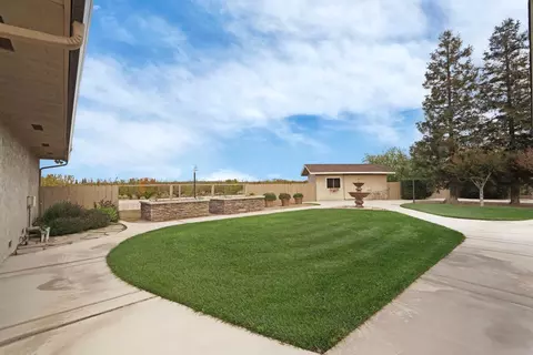 Exterior - 22022 S 99 Frontage Rd, Ripon, CA 95366 photo 2 of 9