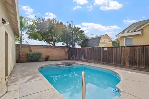Exterior - 1114 Balzo St, Manteca, CA 95337 photo 4 of 8