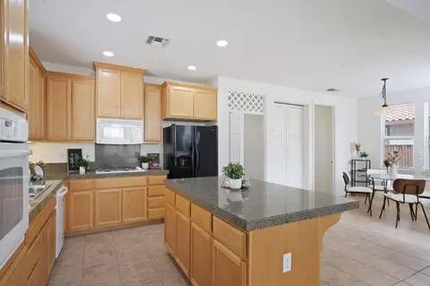 Kitchen - 1114 Balzo St, Manteca, CA 95337 photo 3 of 3