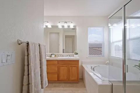 Bath - 1114 Balzo St, Manteca, CA 95337 photo 1 of 5