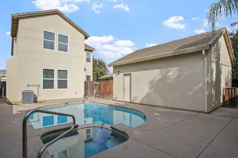 Exterior - 1114 Balzo St, Manteca, CA 95337 photo 5 of 8