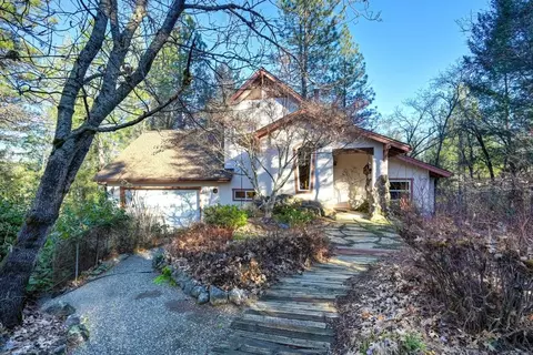 26070 Green Acres Rd, Colfax, CA 95713