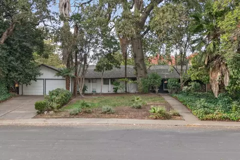 7517 Parkwoods Dr, Stockton, CA 95207