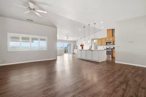 Living - 10370 Spunn Rd, Jackson, CA 95642 photo 4 of 7