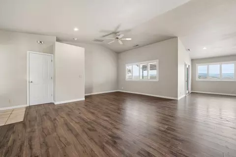 Living - 10370 Spunn Rd, Jackson, CA 95642 photo 3 of 7