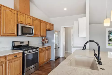 Kitchen - 10370 Spunn Rd, Jackson, CA 95642 photo 6 of 13
