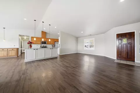 Living - 10370 Spunn Rd, Jackson, CA 95642 photo 5 of 7
