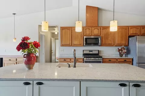 Kitchen - 10370 Spunn Rd, Jackson, CA 95642 photo 3 of 13