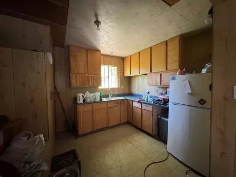 Kitchen - 2547 Parkdale Dr, Modesto, CA 95358 photo 2 of 2