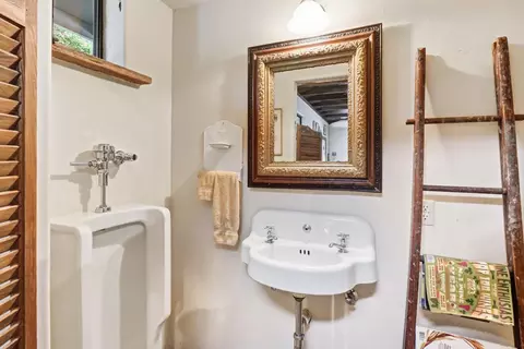 Bath - 1892 Claremont Rd, Carmichael, CA 95608 photo 6 of 6