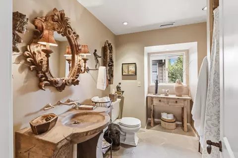 Bath - 1892 Claremont Rd, Carmichael, CA 95608 photo 4 of 6
